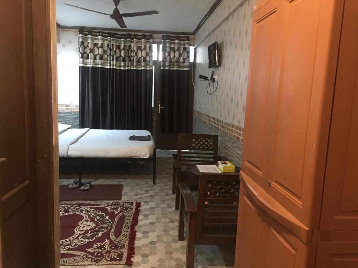 Hotel O Hya'S Homestay Dehradun Exteriör bild