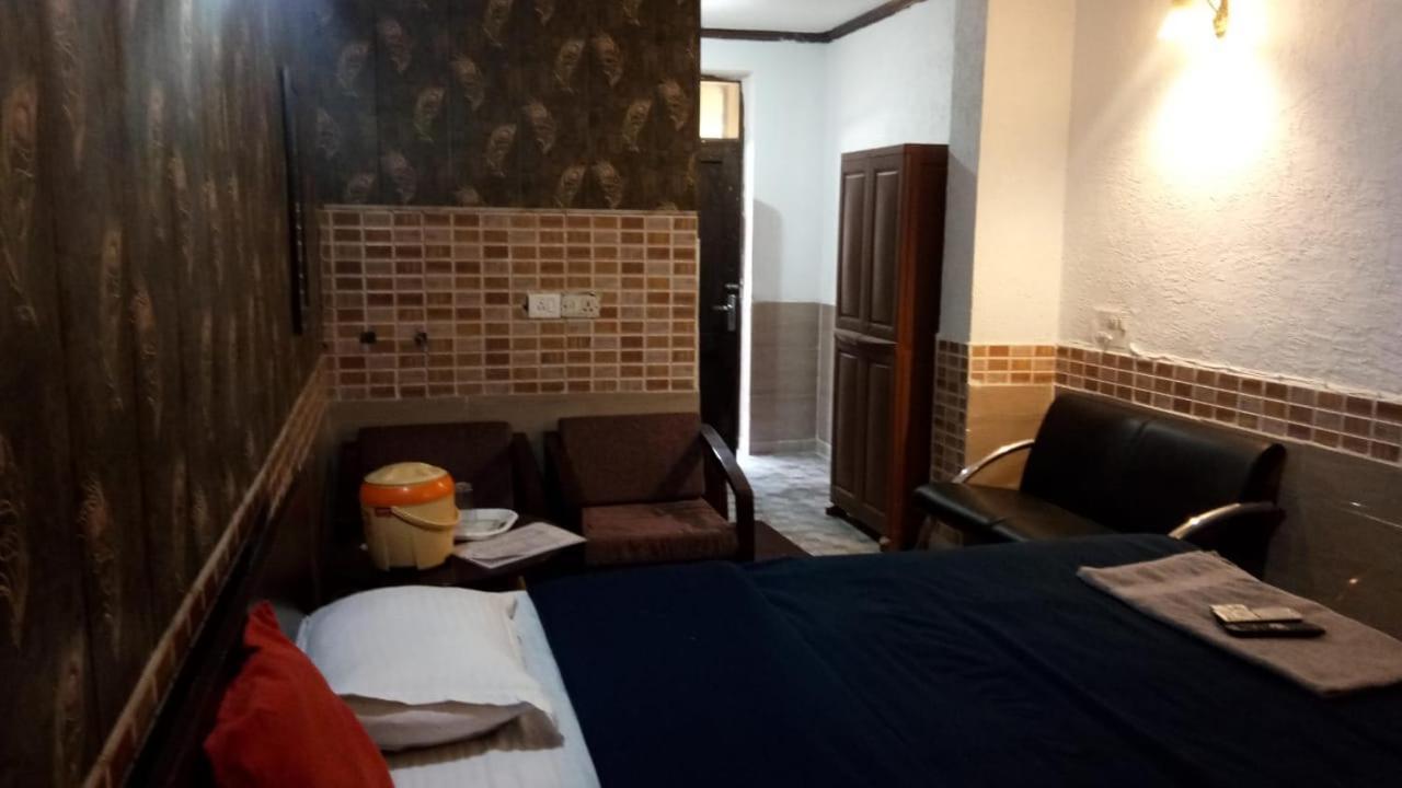 Hotel O Hya'S Homestay Dehradun Exteriör bild