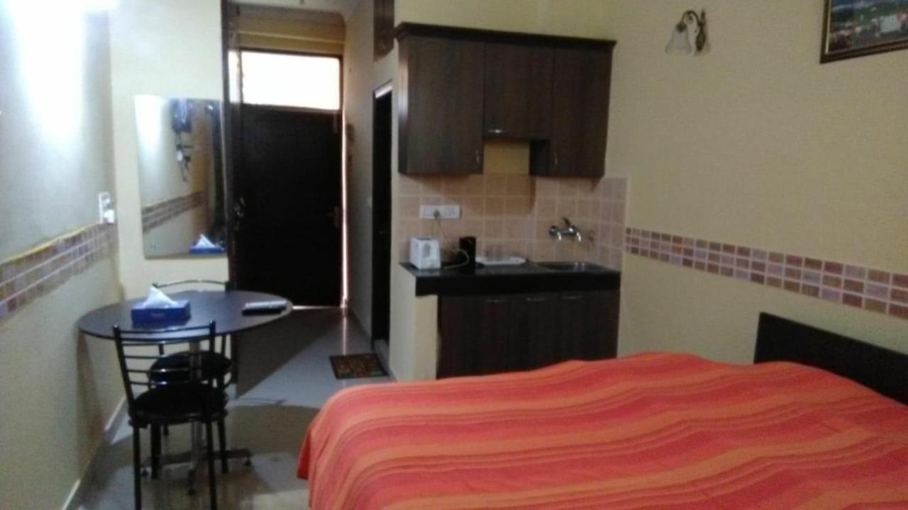 Hotel O Hya'S Homestay Dehradun Exteriör bild